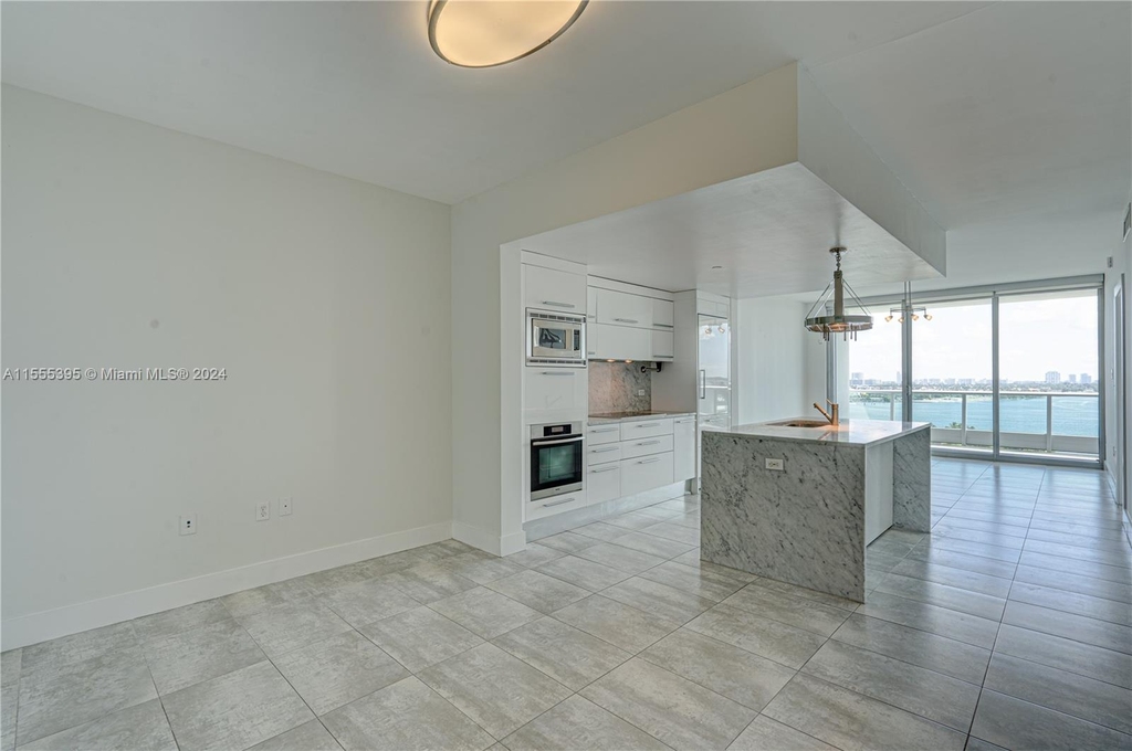 900 Biscayne Blvd - Photo 1