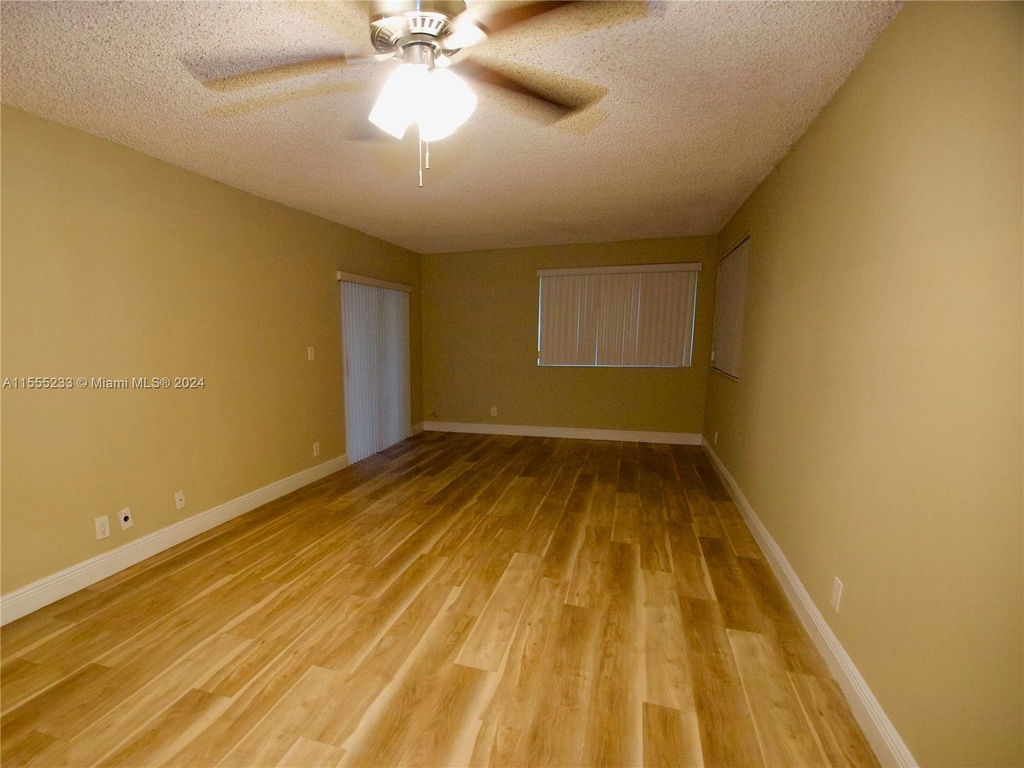 189 Lakeview Dr - Photo 2