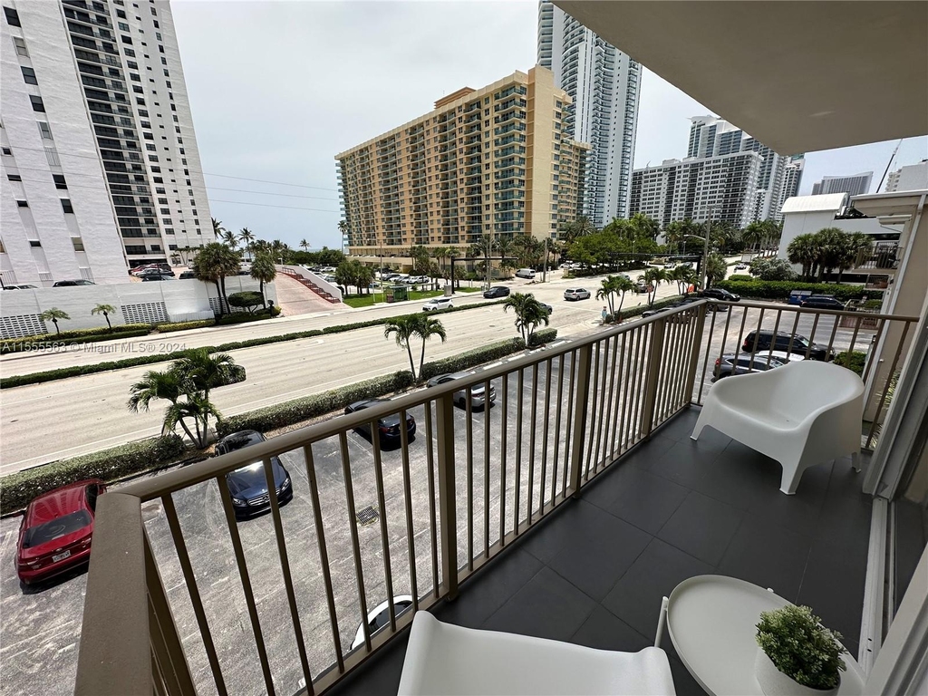 2600 S Ocean Dr - Photo 3