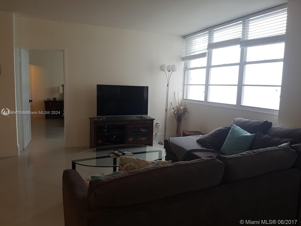 801 Brickell Bay Dr - Photo 11