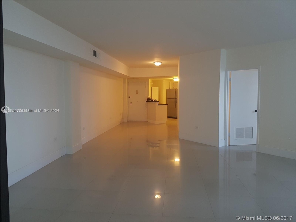 801 Brickell Bay Dr - Photo 6