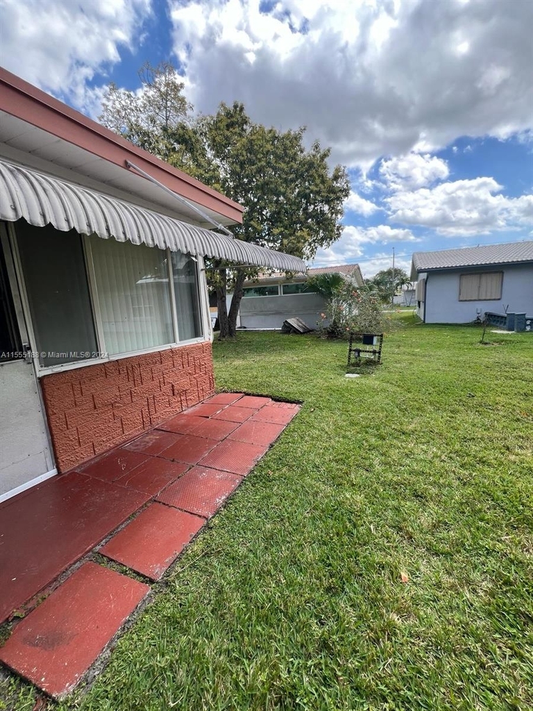 8600 Nw 57th Pl - Photo 32