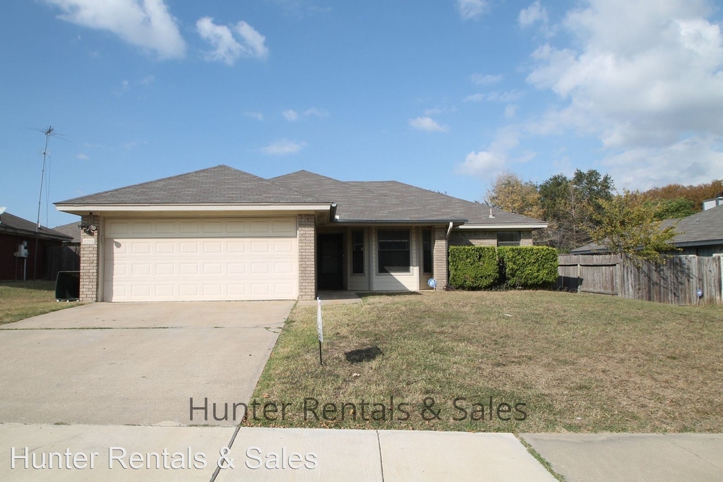 4705 Fawn Dr - Photo 0