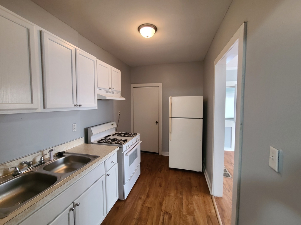 143 W 35th Street - Photo 6