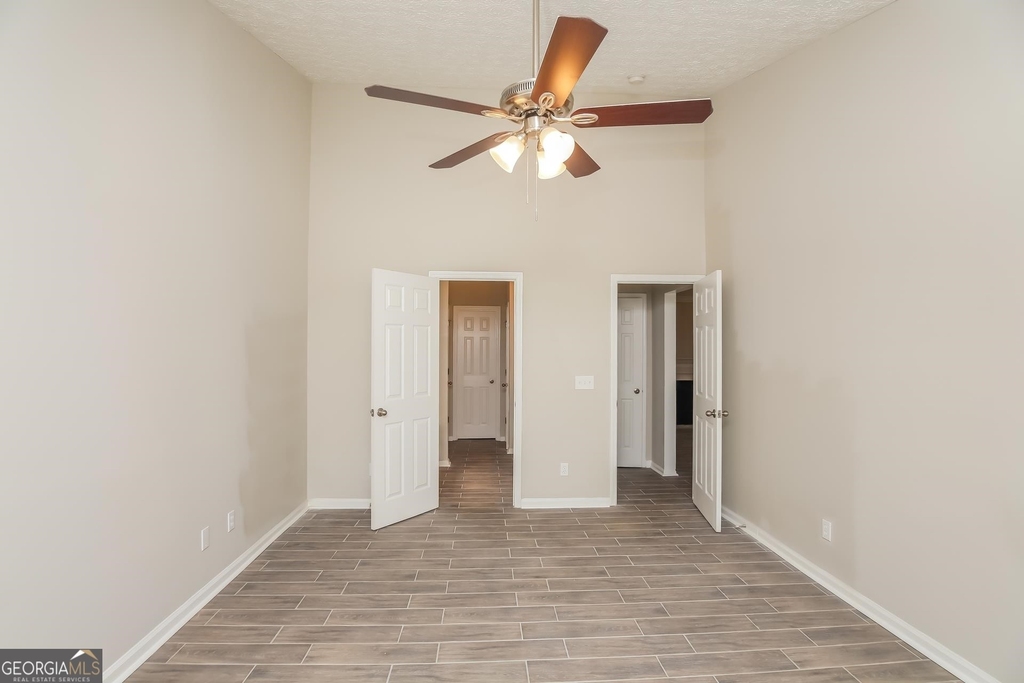 125 Crestworth Court - Photo 8