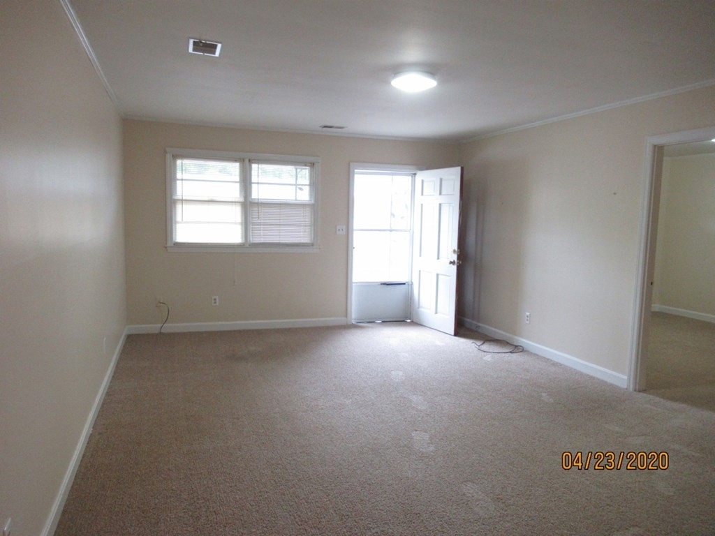 326 W Hampton Ave # 10 - Photo 4