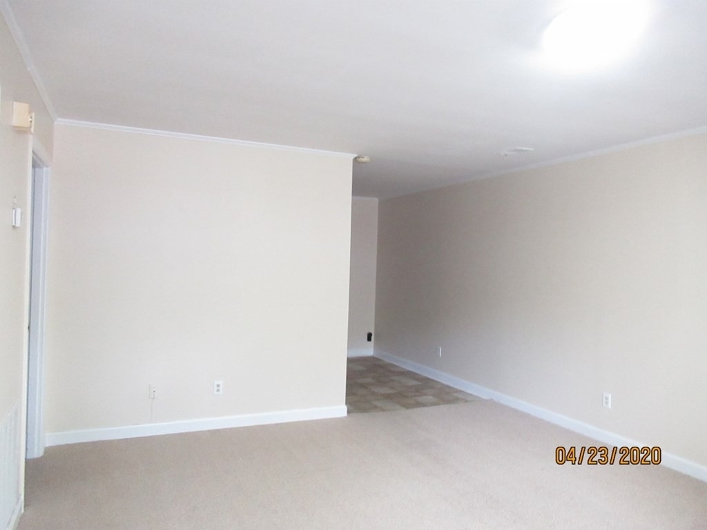 326 W Hampton Ave # 10 - Photo 3