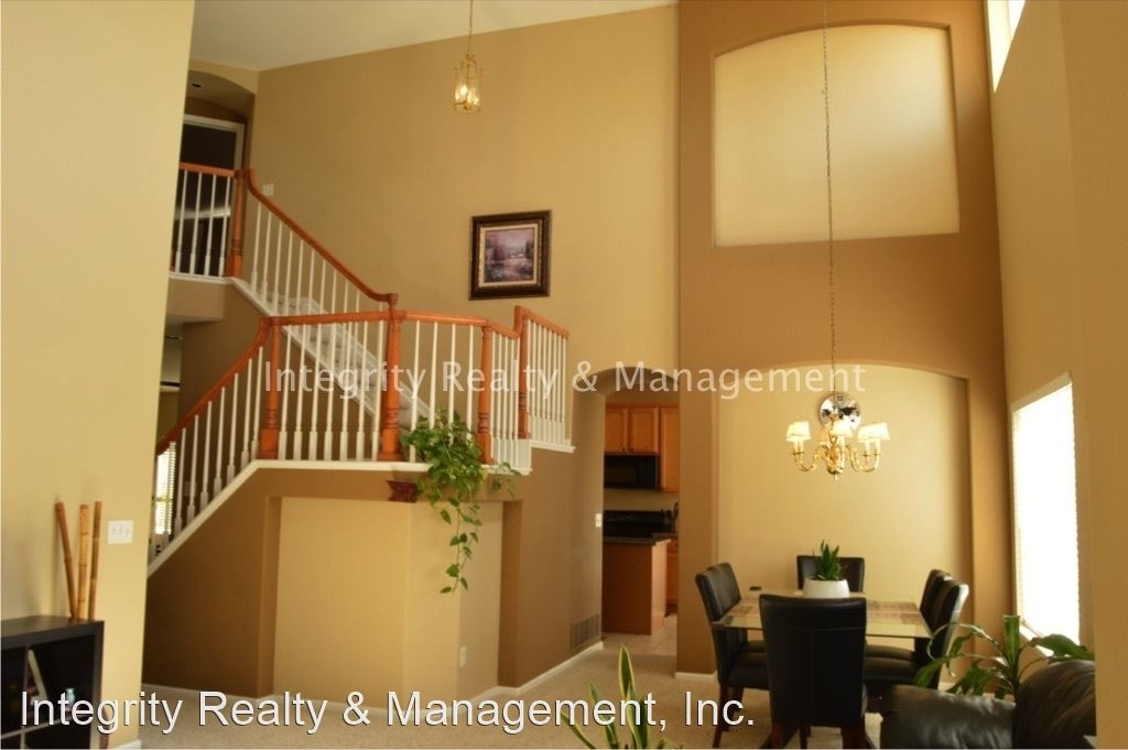 3170 Bentwood Pl - Photo 2