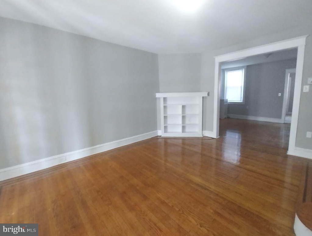 183 W Albanus Street - Photo 2