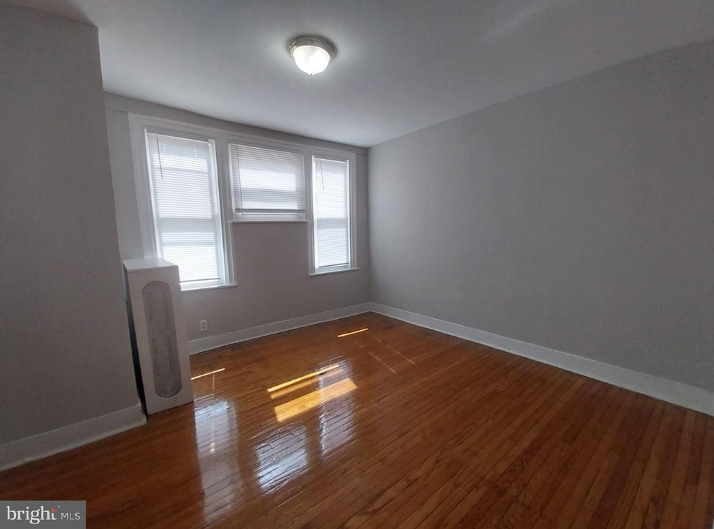 183 W Albanus Street - Photo 13