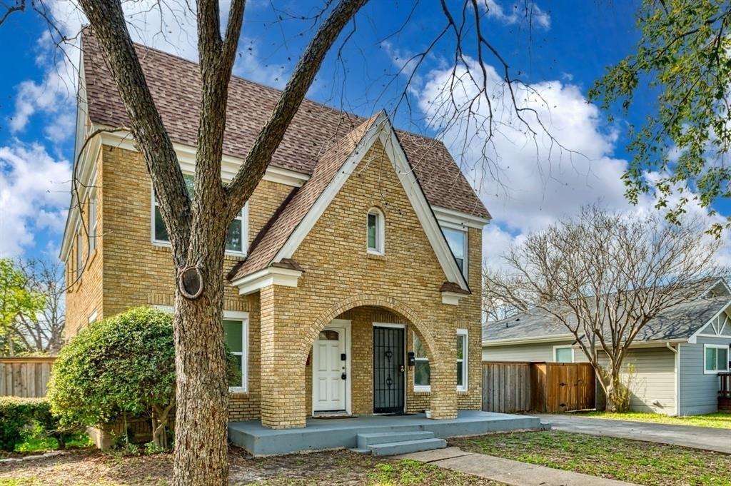 225 S Oak Cliff Boulevard - Photo 3