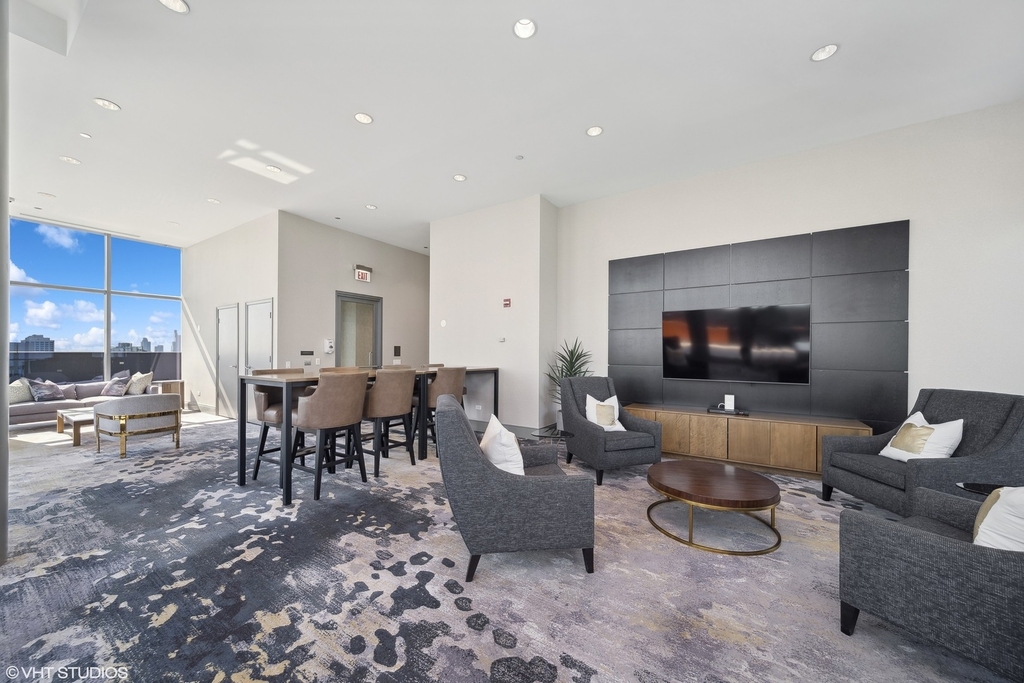 600 N Lake Shore Drive - Photo 18