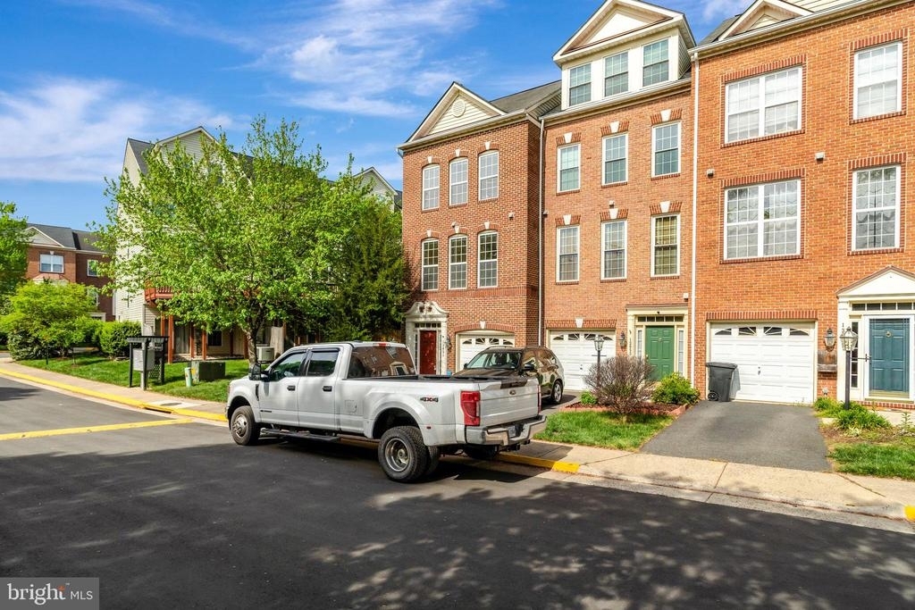 13051 Park Crescent Cir - Photo 2