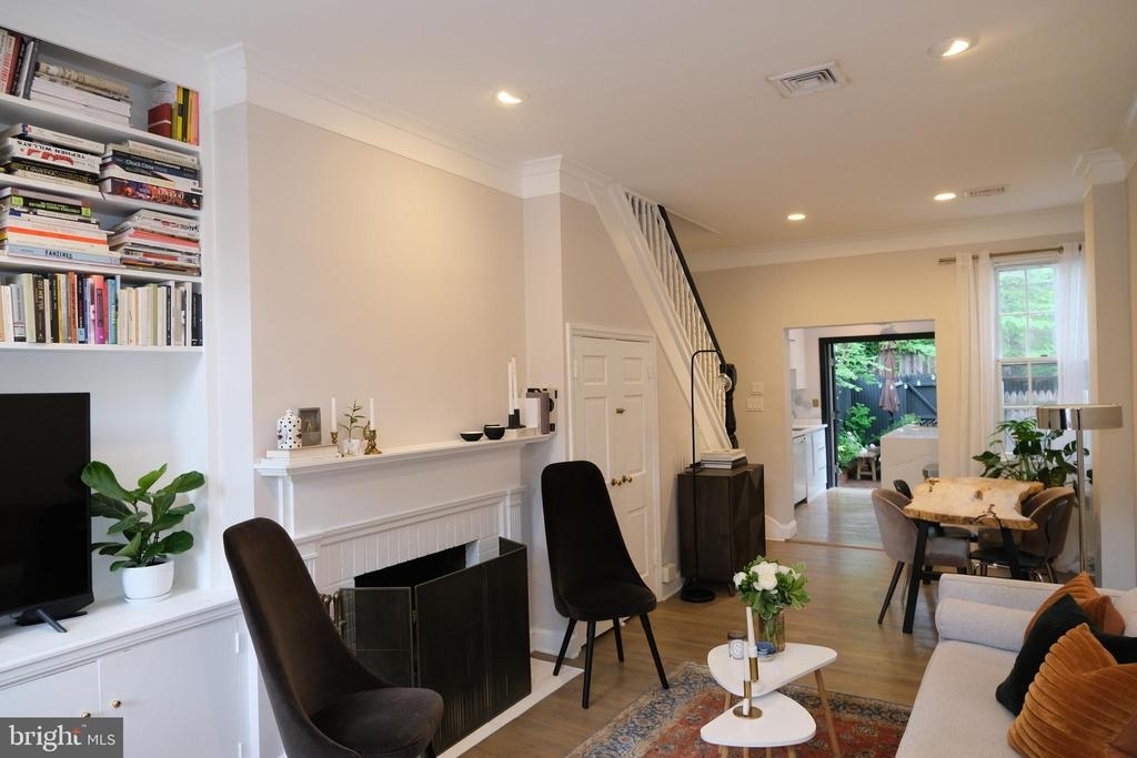 1337 28th St Nw - Photo 4