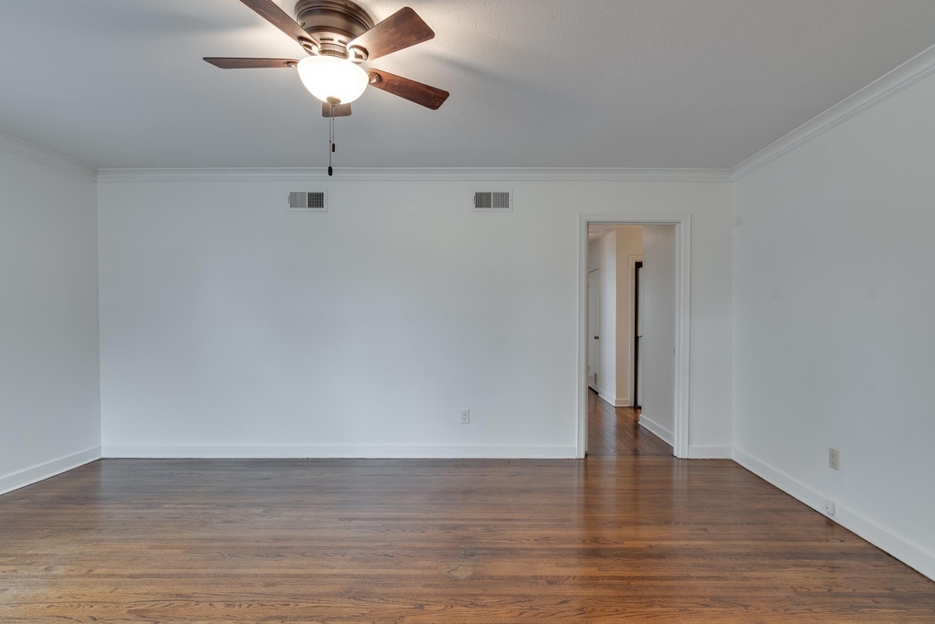 118 Plainview - Photo 1