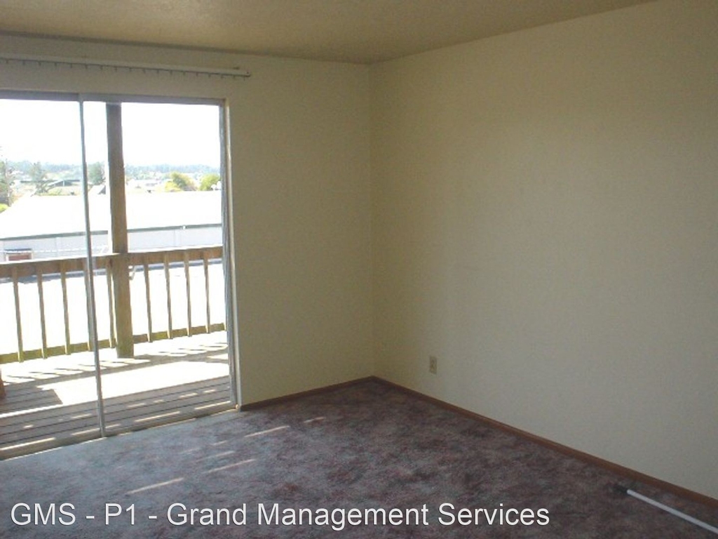 2092-2098 Monroe Street 2108-2120 Monroe Street - Photo 2