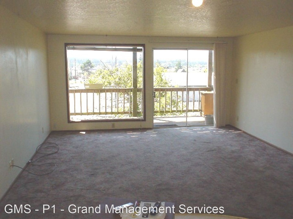 2092-2098 Monroe Street 2108-2120 Monroe Street - Photo 1