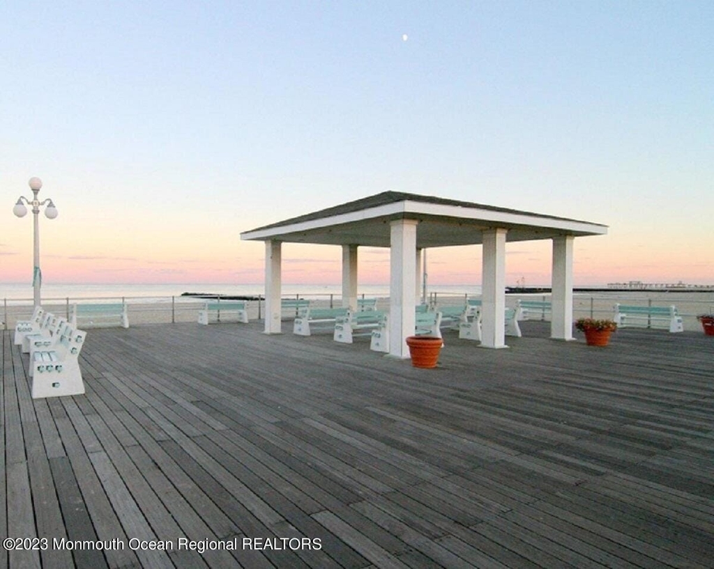 305 Ocean Avenue - Photo 24