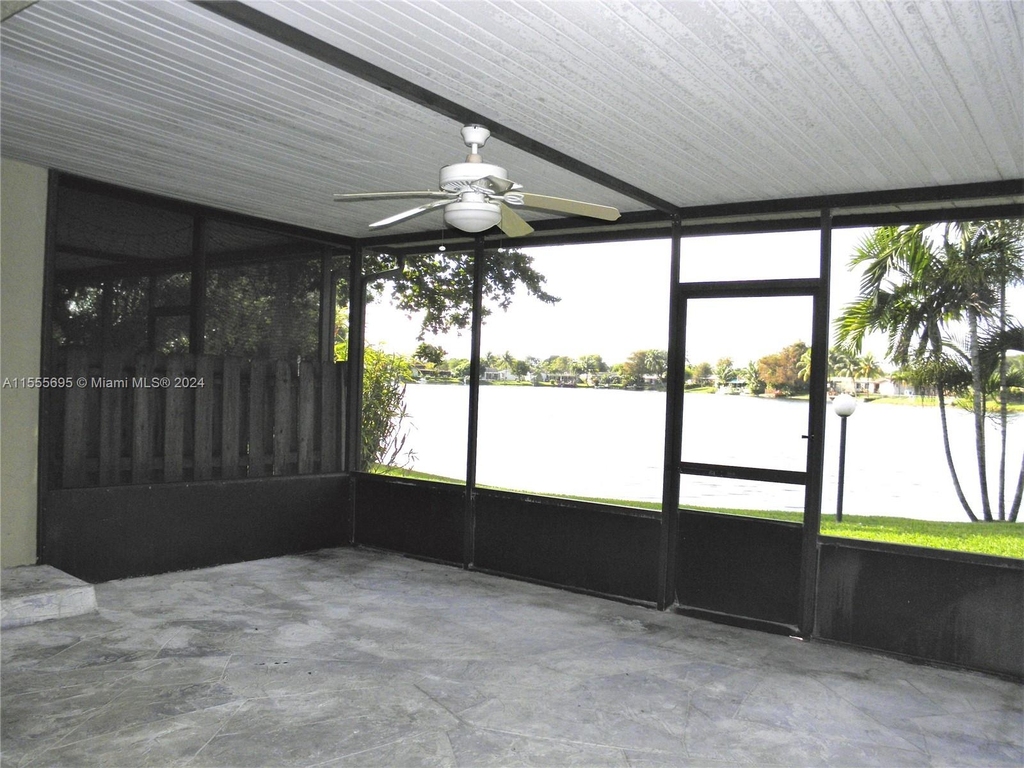 8906 Palm Tree Lane - Photo 15