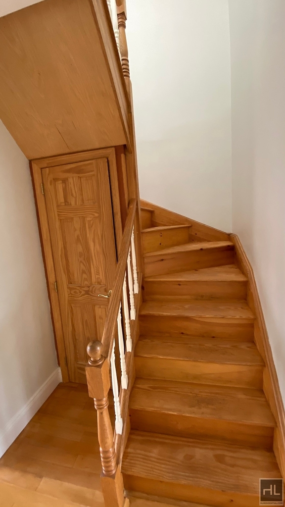 322 46 Street Astoria - Photo 8