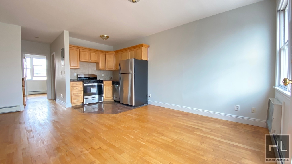 322 46 Street Astoria - Photo 0