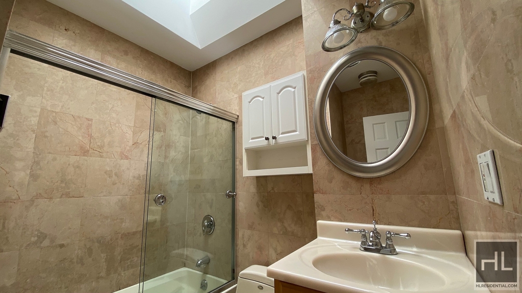 322 46 Street Astoria - Photo 6