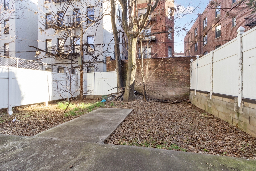 669 East 21st Street - Photo 6