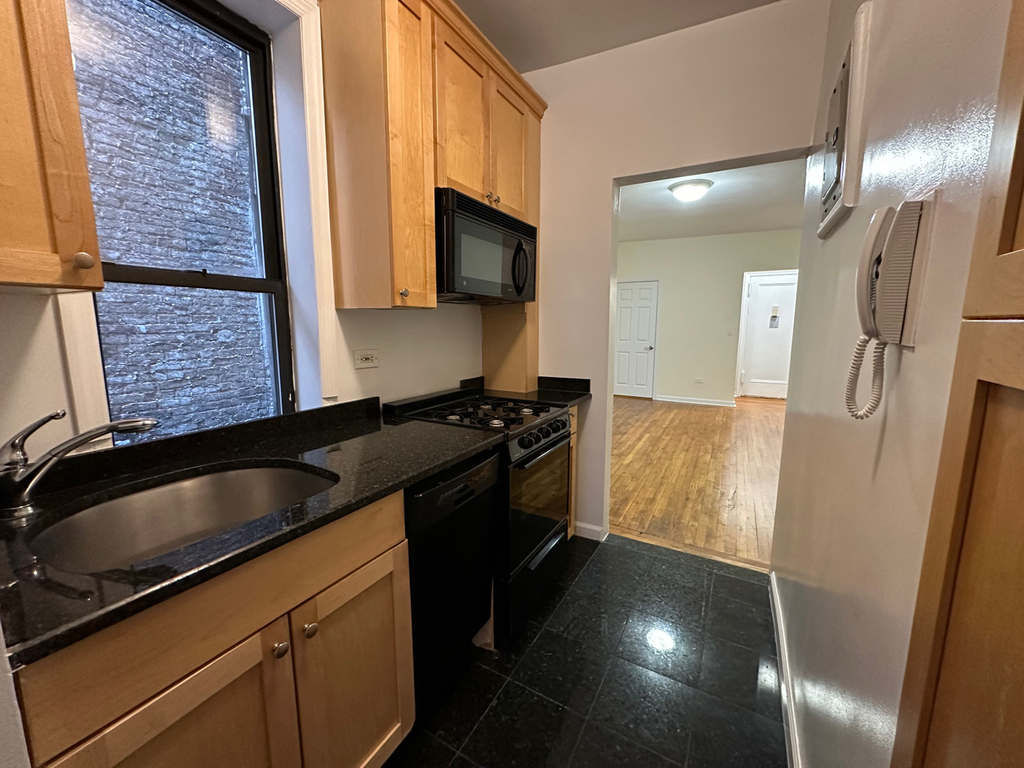 152 East 84th Street - Photo 3