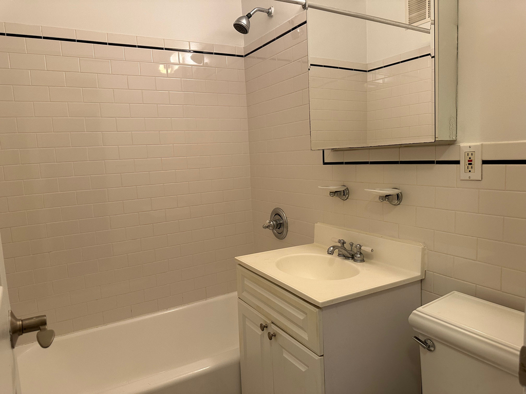 152 East 84th Street - Photo 6