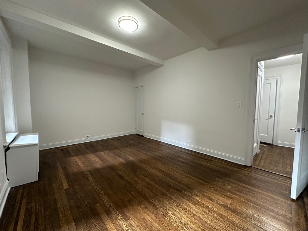 156 East 37th Street - Photo 10