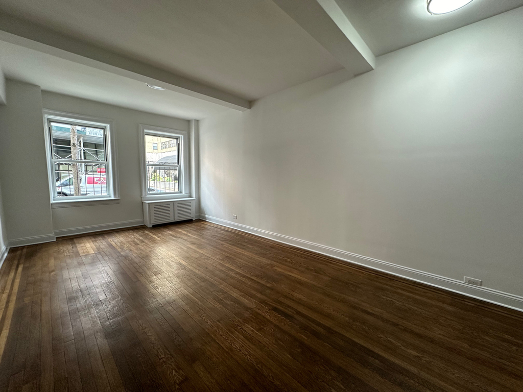 156 East 37th Street - Photo 0