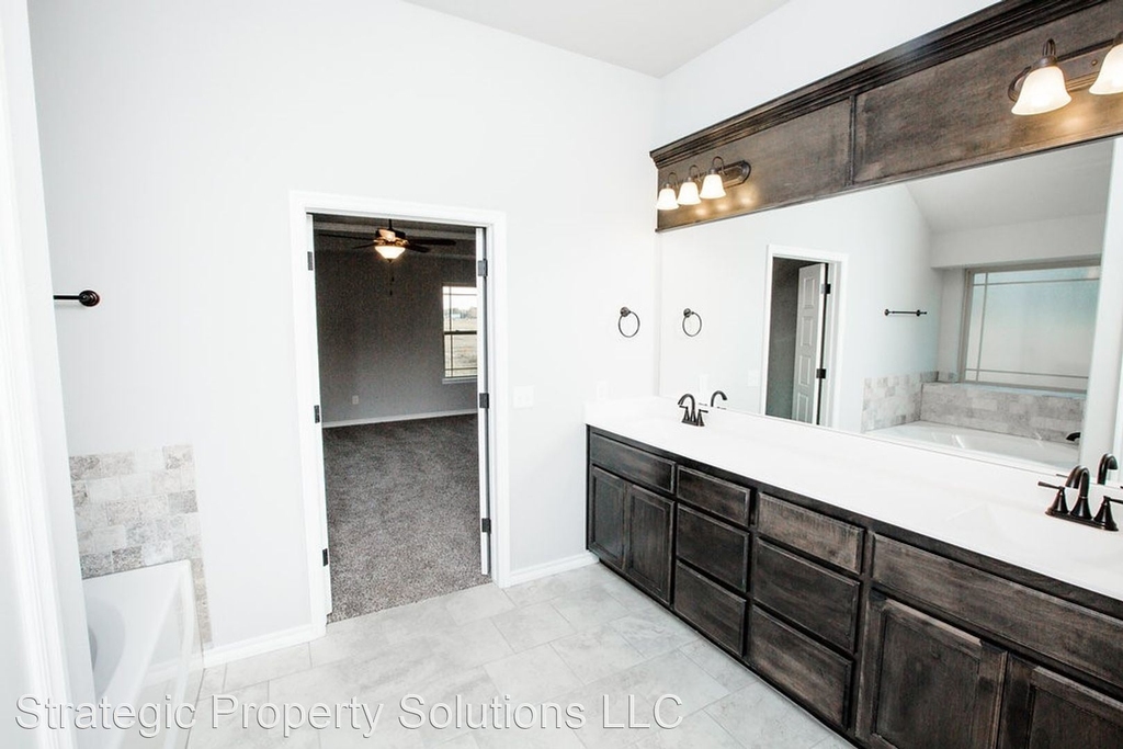 917 Sw 140th Street - Photo 14