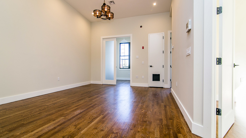 565 Evergreen Avenue - Photo 14