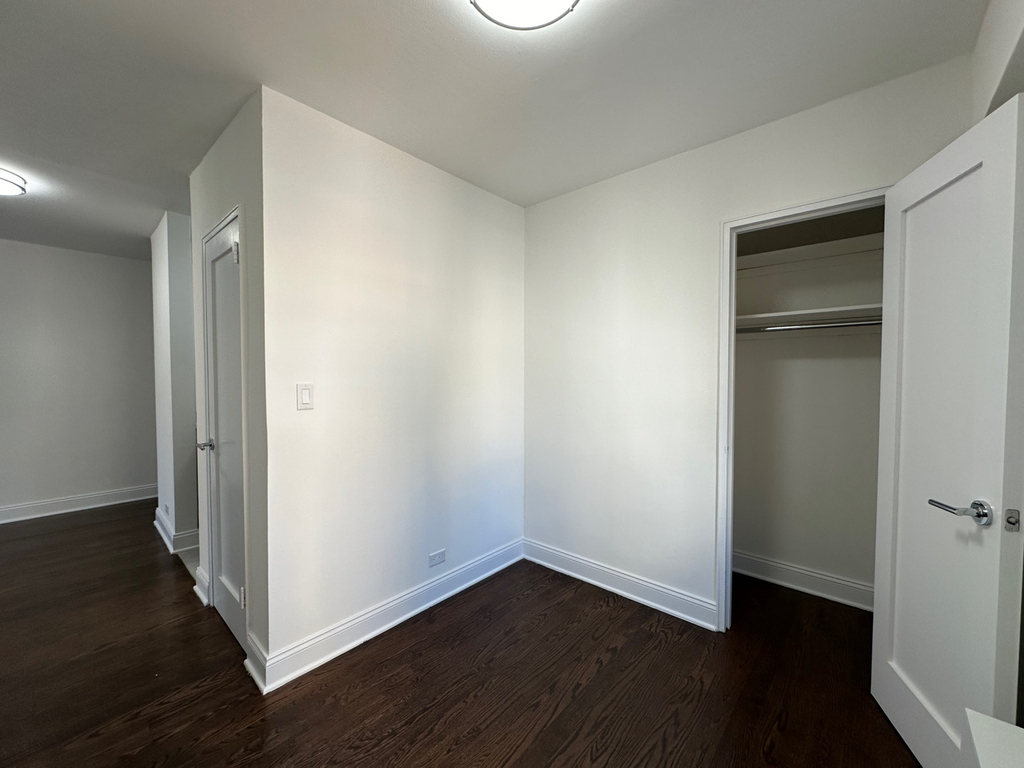 165 East 35th Street - Photo 7