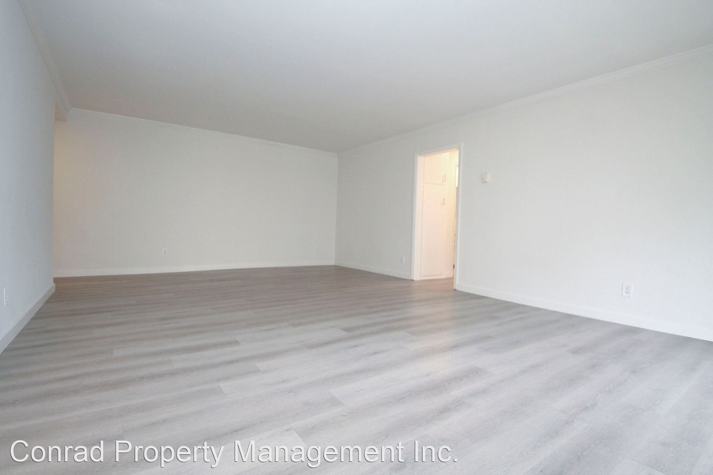 10966 Ohio Ave. - Photo 4