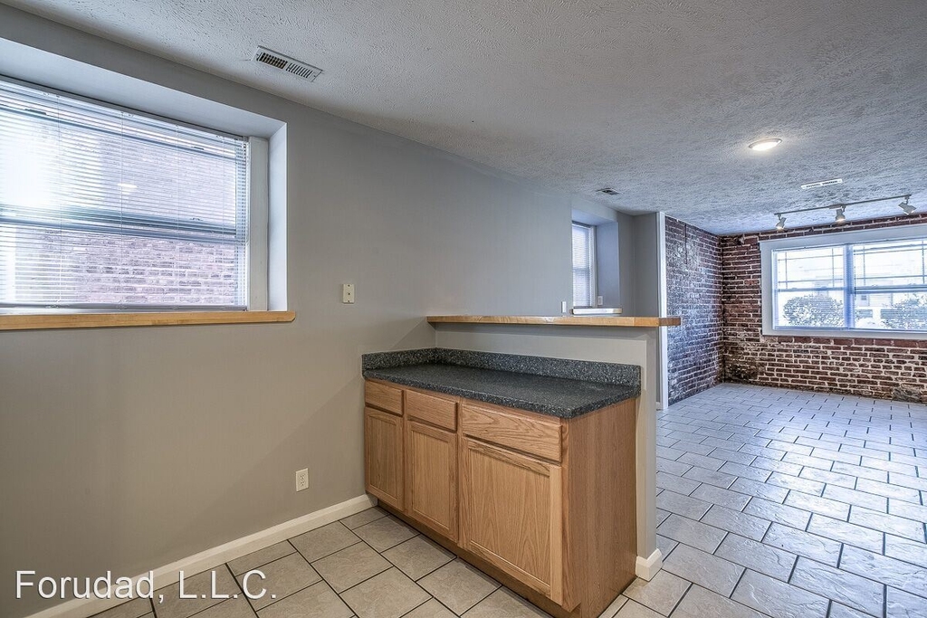 315 S 27th Avenue - Photo 1