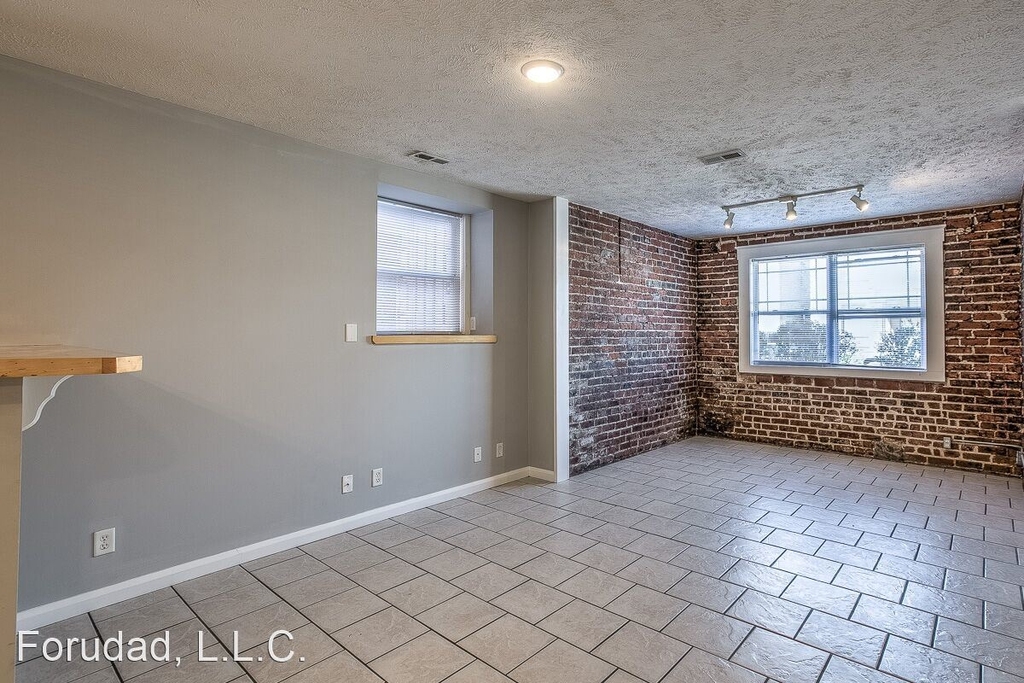 315 S 27th Avenue - Photo 2