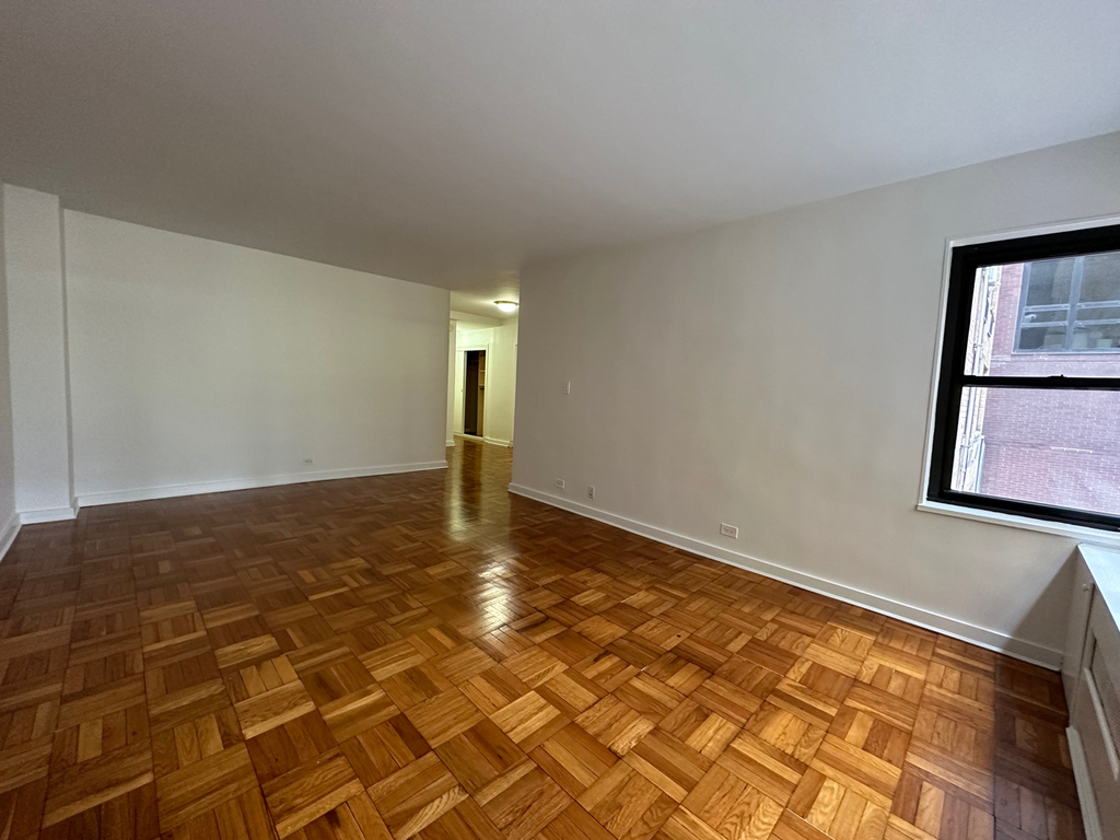 412 East 55th Street - Photo 1