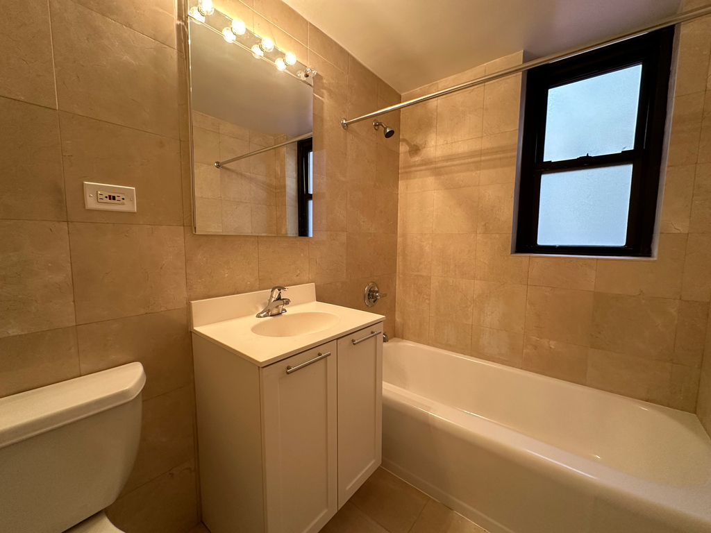 412 East 55th Street - Photo 6