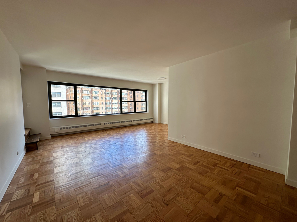 412 East 55th Street - Photo 1