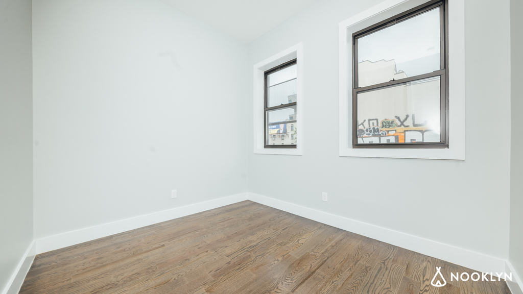 644 Lorimer Street - Photo 4