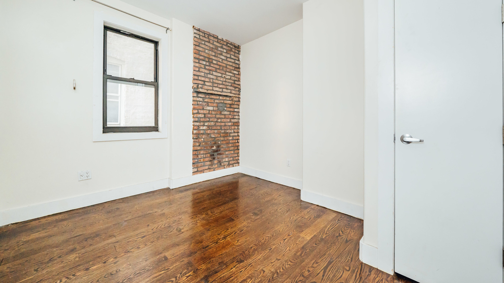 435 Bleecker St - Photo 9