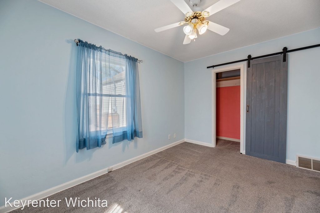 2441 W Newell St - Photo 16