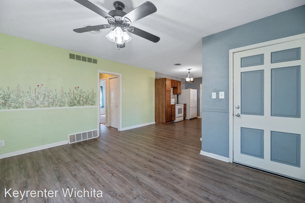 2441 W Newell St - Photo 8