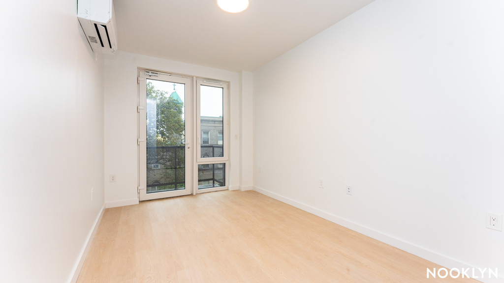 1499 Bedford Ave - Photo 1