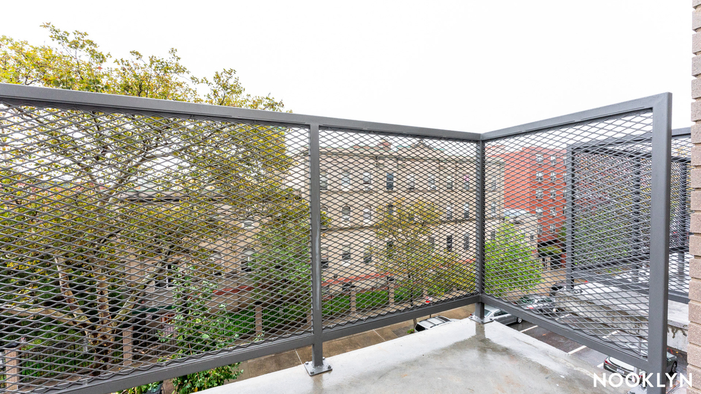 1499 Bedford Ave - Photo 11