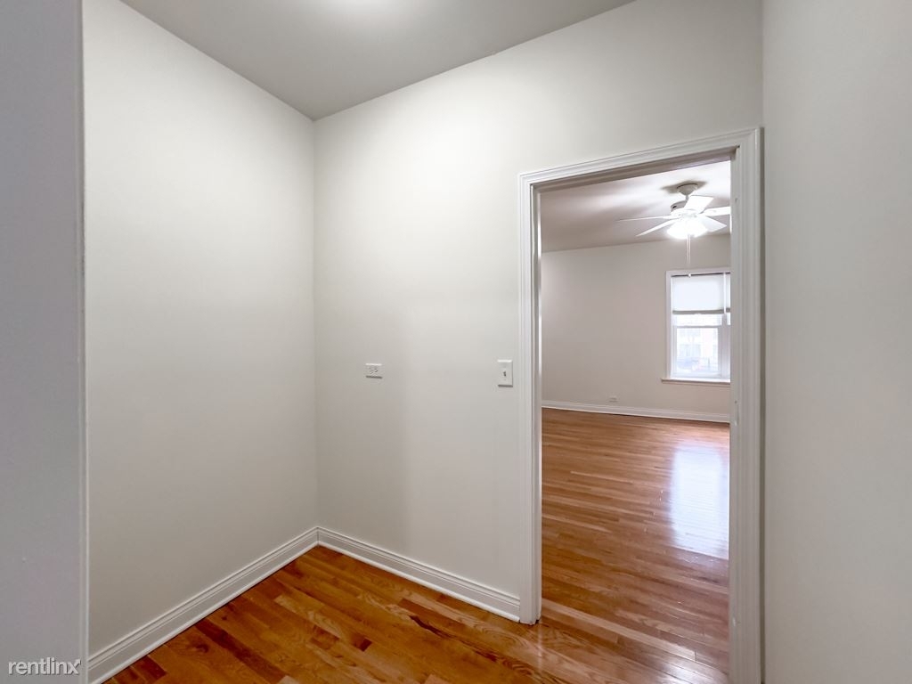 1151 W. Lunt, Unit 7 - Photo 6