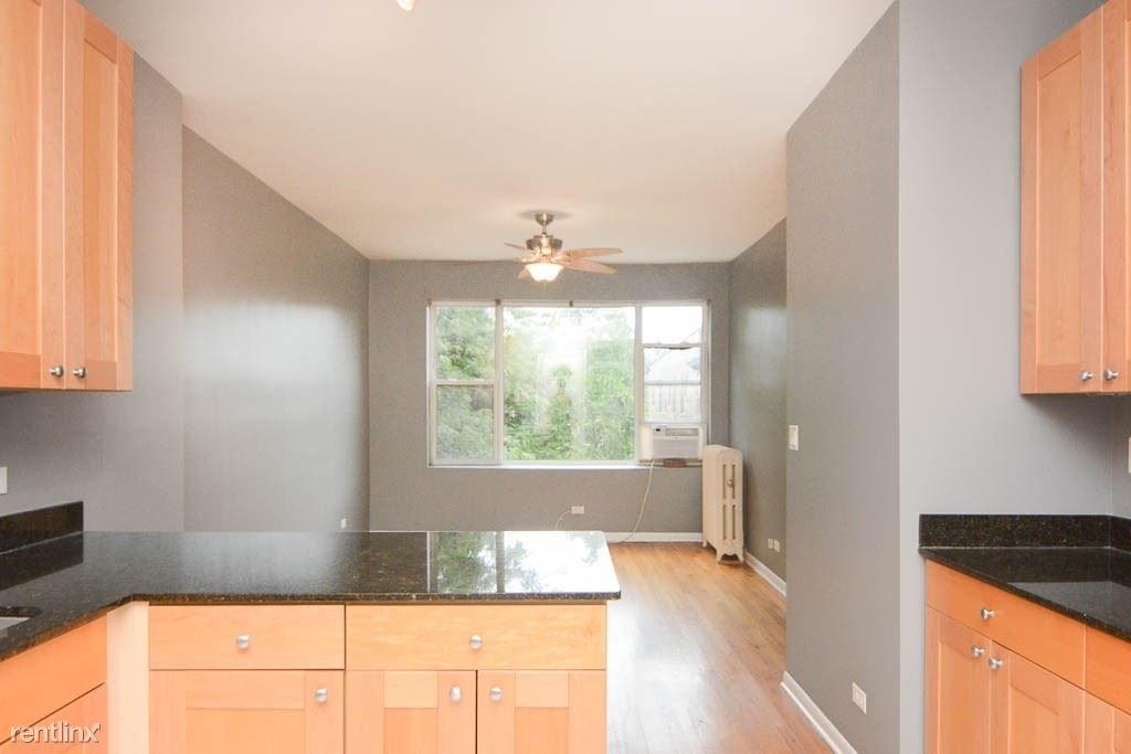 1421 W. Jonquil Terrace, Unit 6 - Photo 5