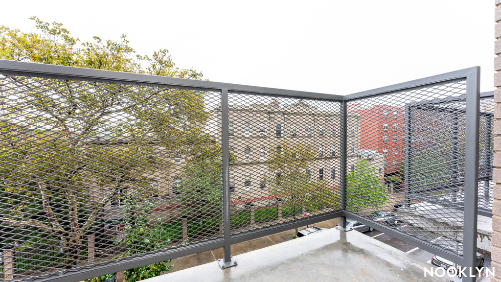 1499 Bedford Ave - Photo 10