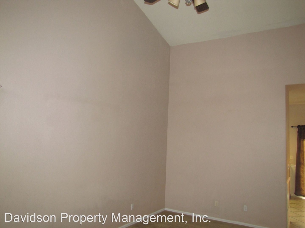 4780 Saddle Ridge Dr - Photo 2